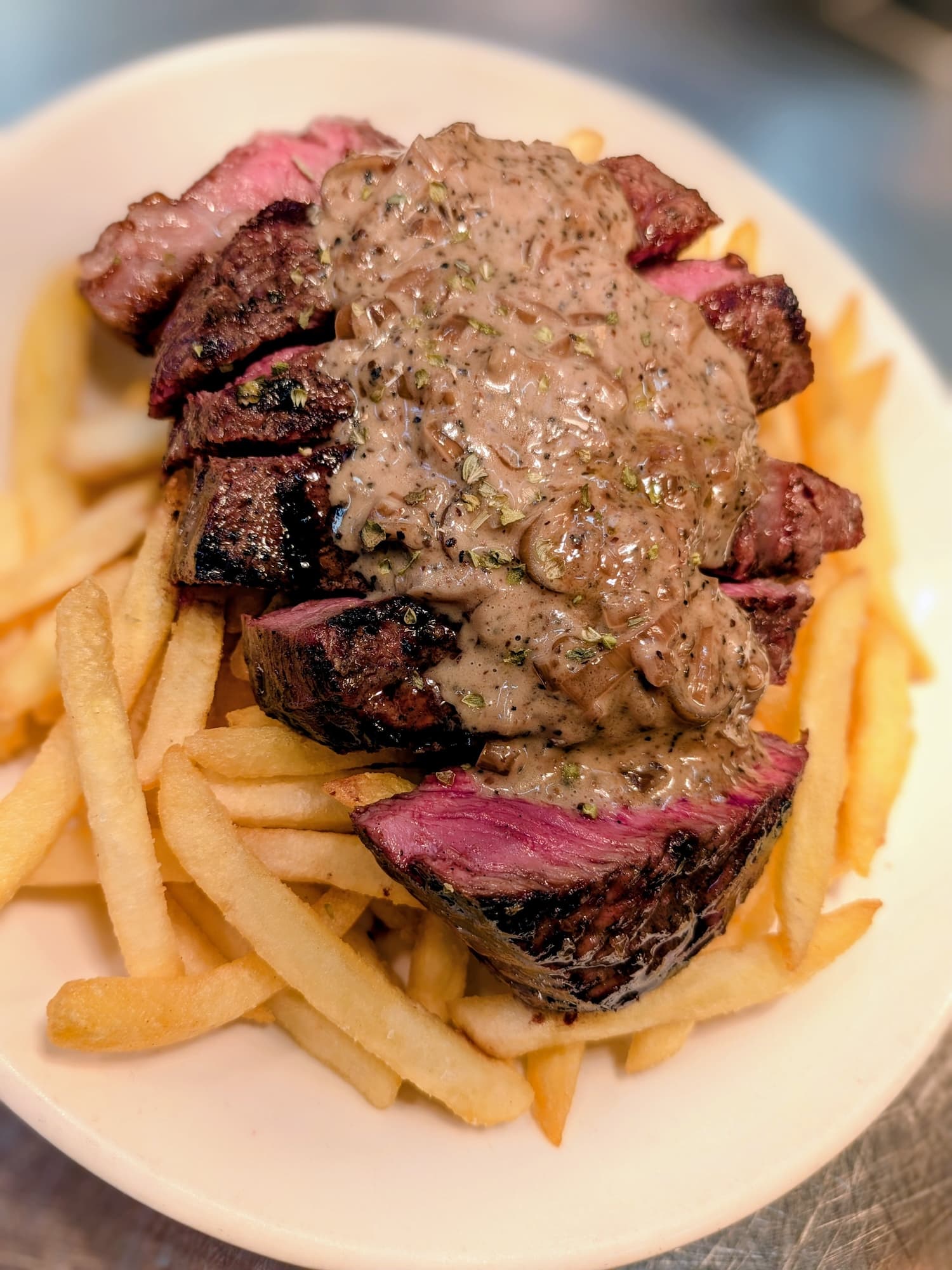 Steak and chips from the lunch menu at the White Horse Inn Launceston